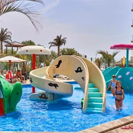 Bellview - Pool And Alezzi Langa Plaja * Năvodari